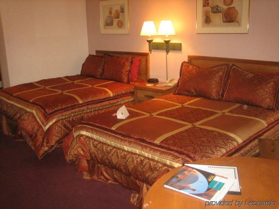 Fortuna Inn And Suites Тусон Экстерьер фото