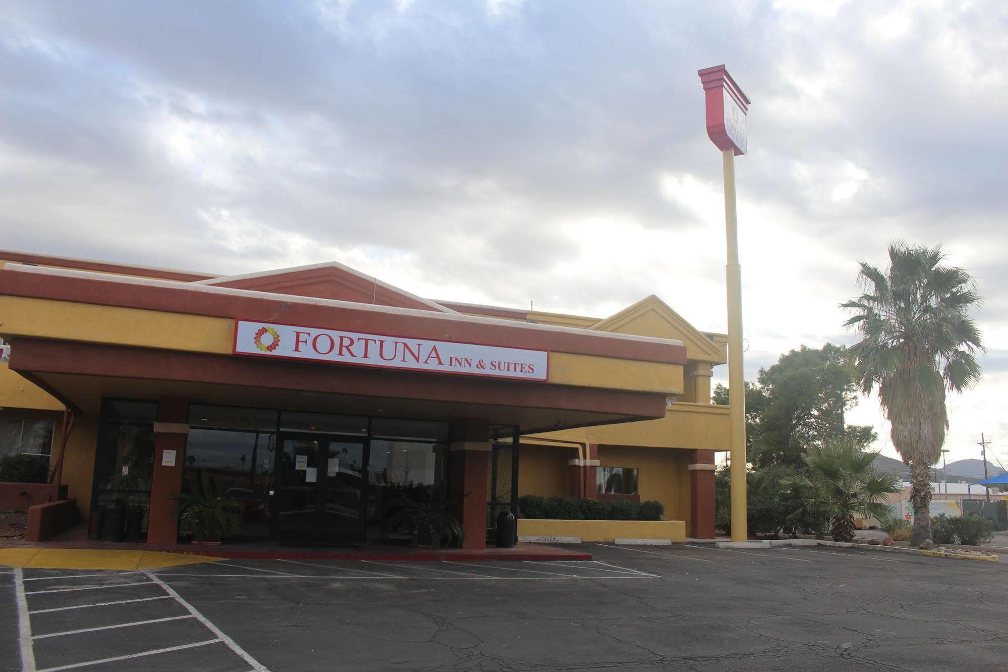 Fortuna Inn And Suites Тусон Экстерьер фото