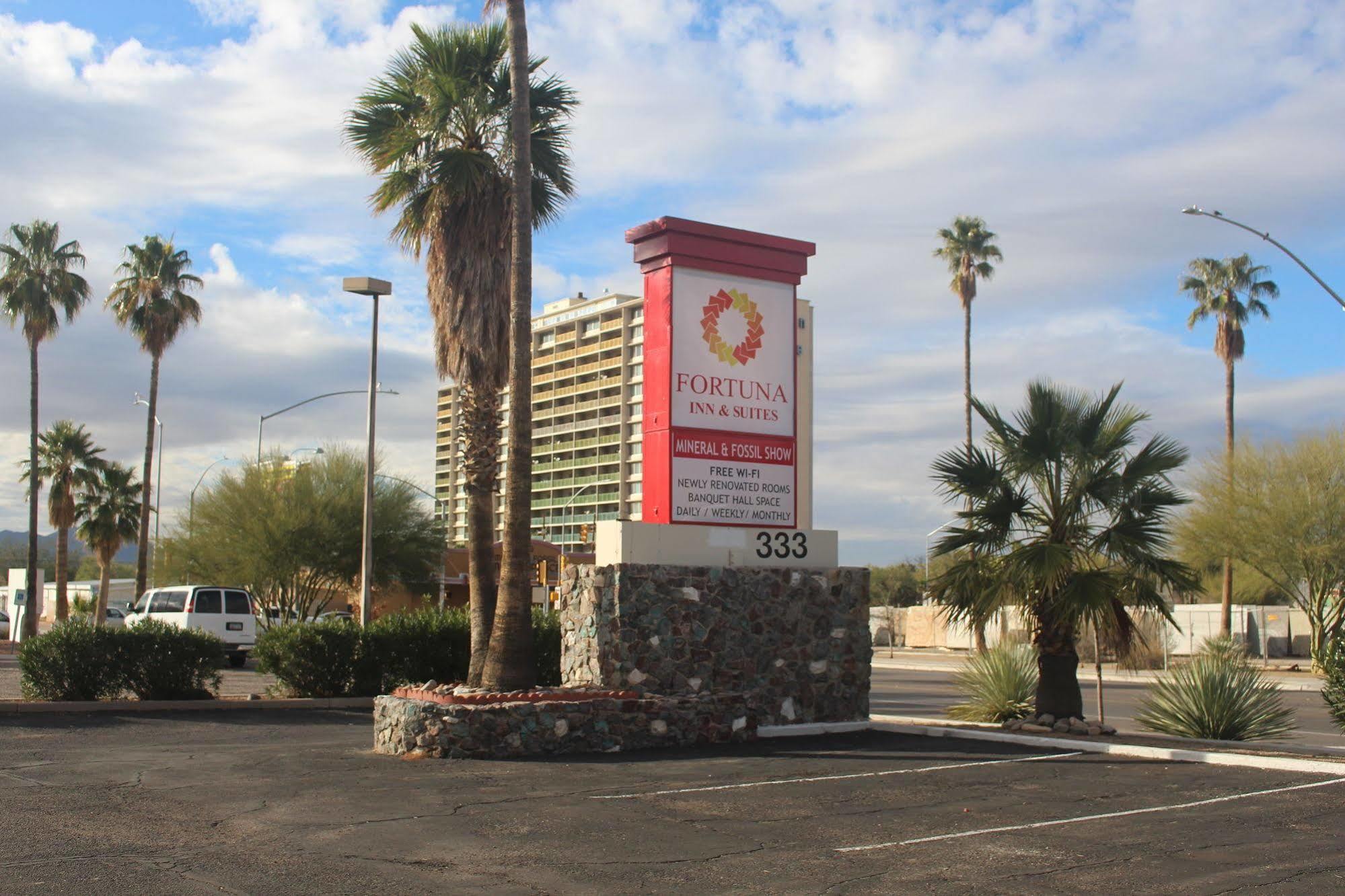 Fortuna Inn And Suites Тусон Экстерьер фото